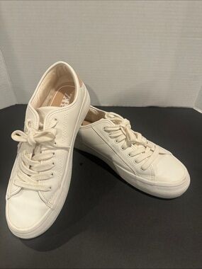 Classic Zara Cream Leather Sneakers with Tonal Laces